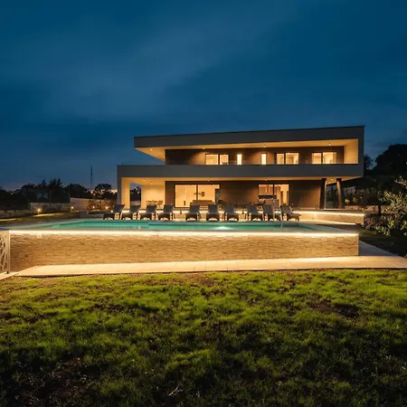 Luxury Naer Labin Villa *